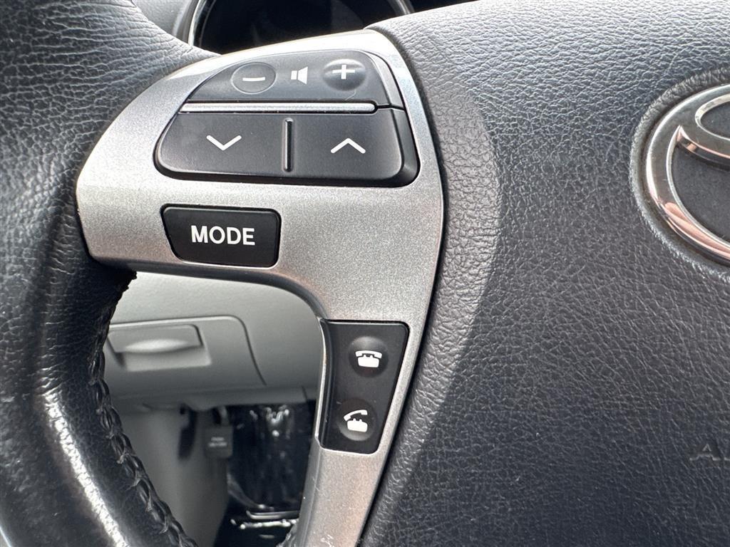 Toyota Highlander 4WD 4dr V6 (Natl) 2013