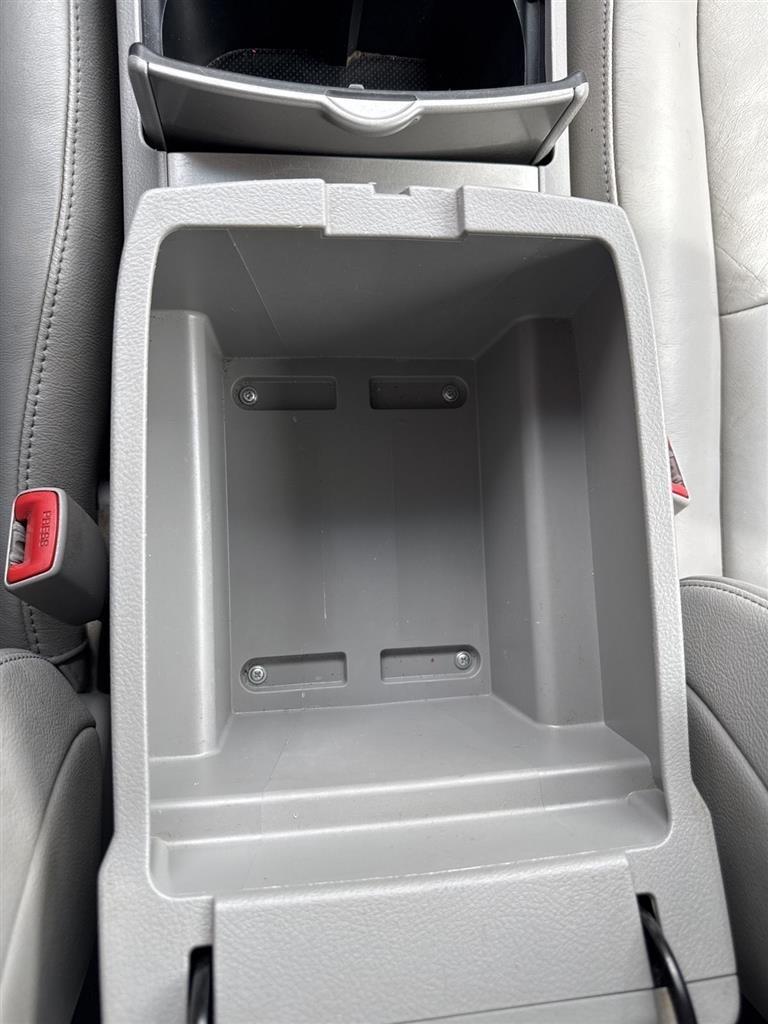 Toyota Highlander 4WD 4dr V6 (Natl) 2013