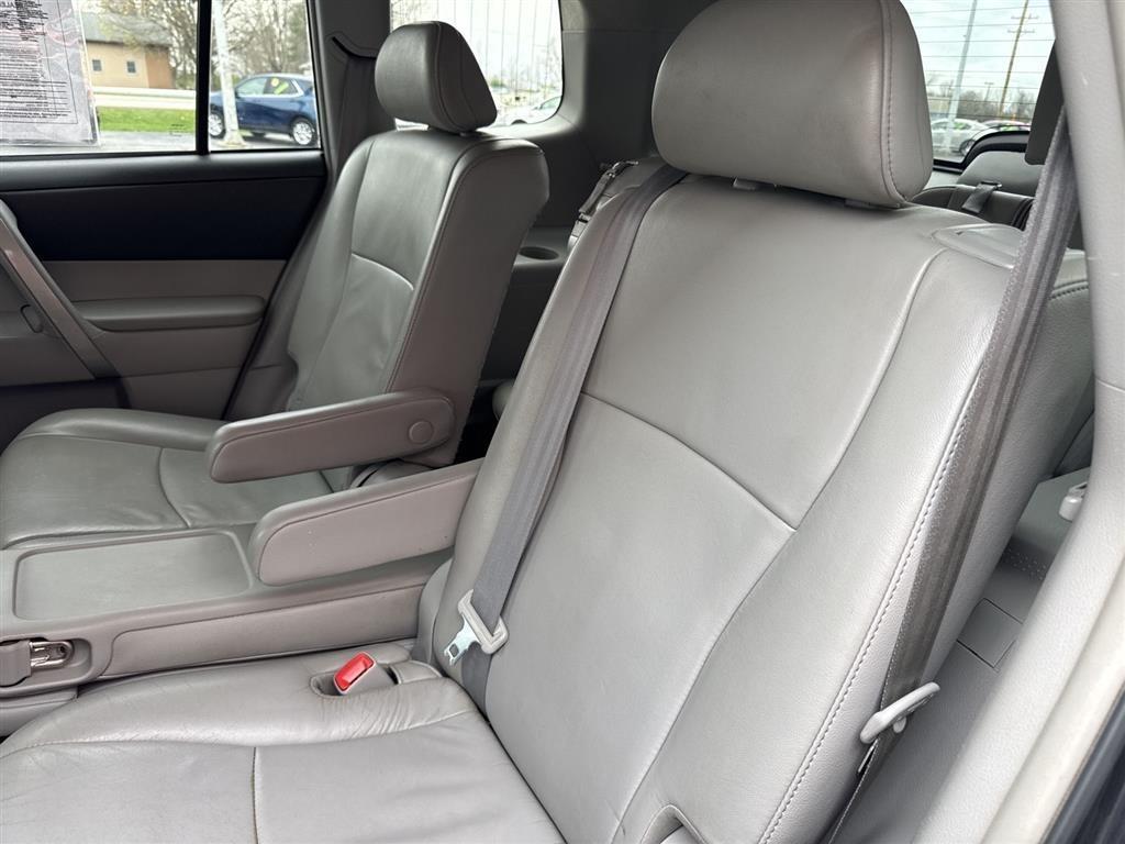 Toyota Highlander 4WD 4dr V6 (Natl) 2013