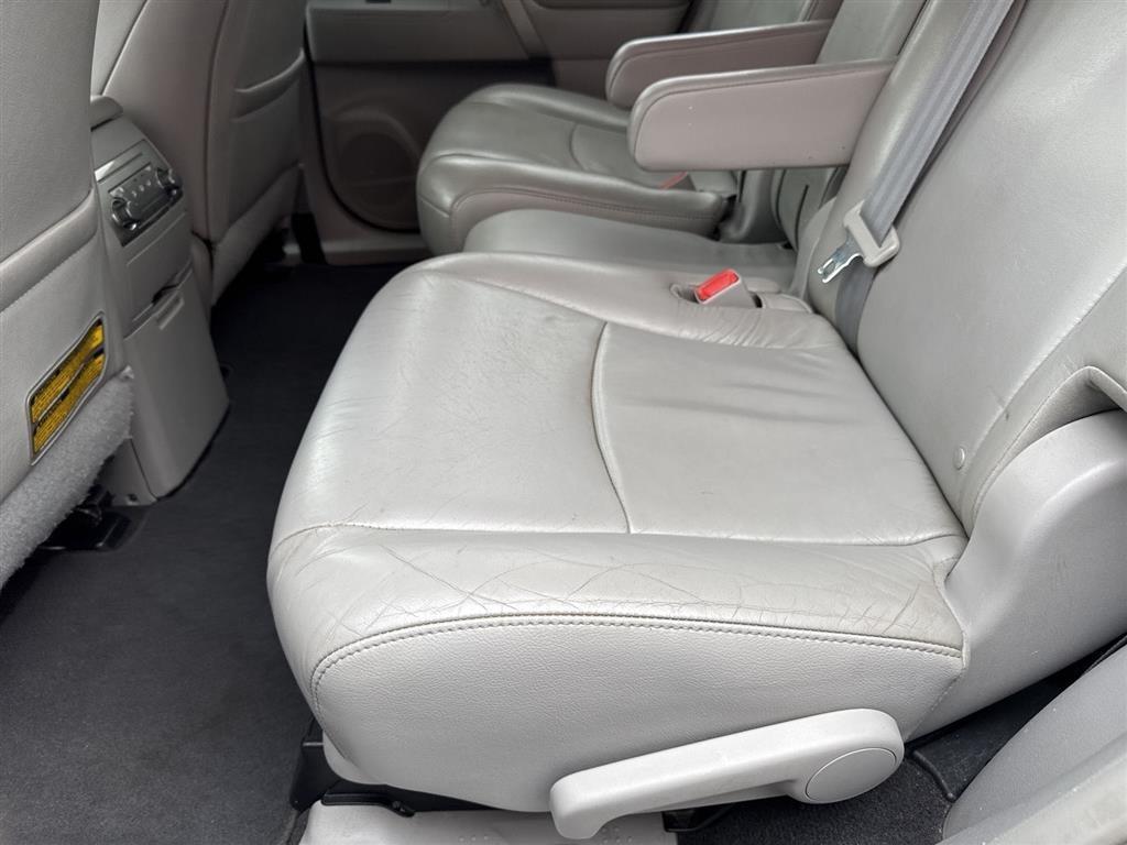 Toyota Highlander 4WD 4dr V6 (Natl) 2013