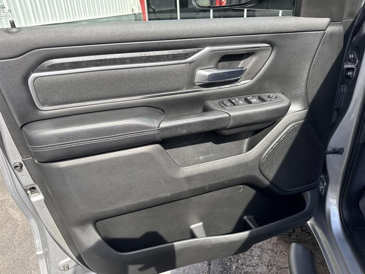 RAM 1500 Big Horn/Lone Star 4x4 Crew Cab 5'7" Box 2019