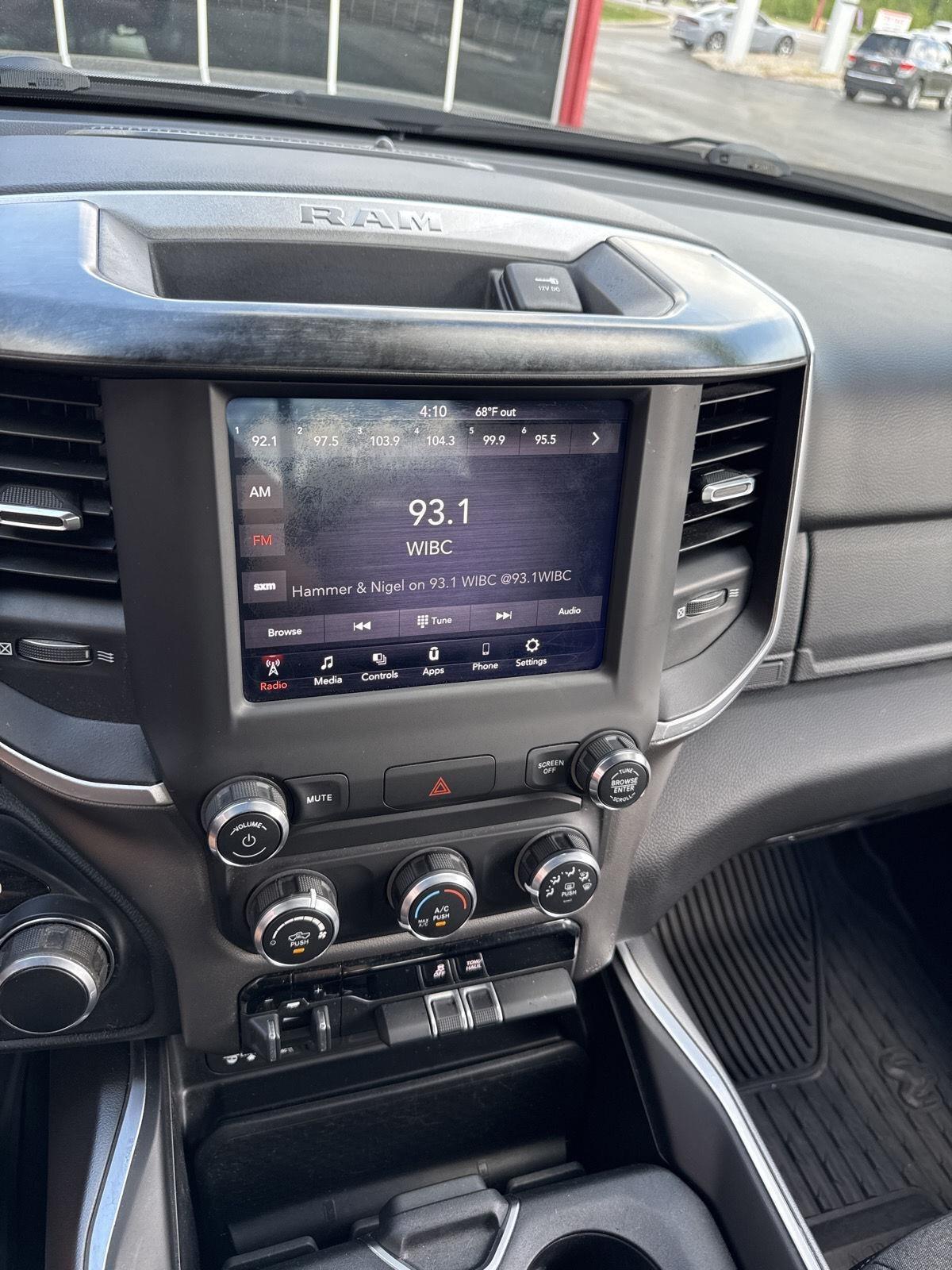 RAM 1500 Big Horn/Lone Star 4x4 Crew Cab 5'7" Box 2019