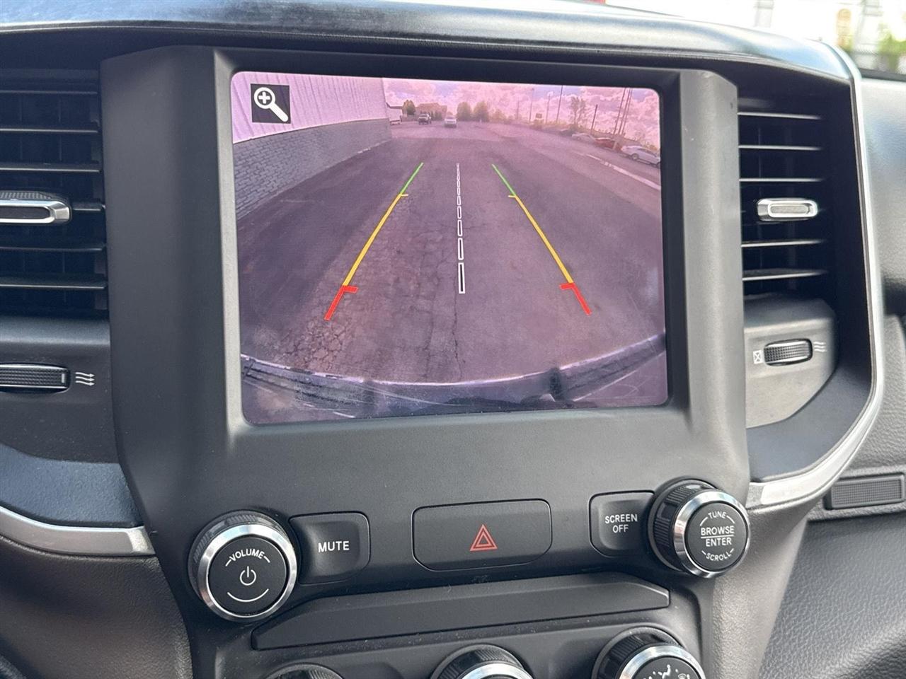 RAM 1500 Big Horn/Lone Star 4x4 Crew Cab 5'7" Box 2019