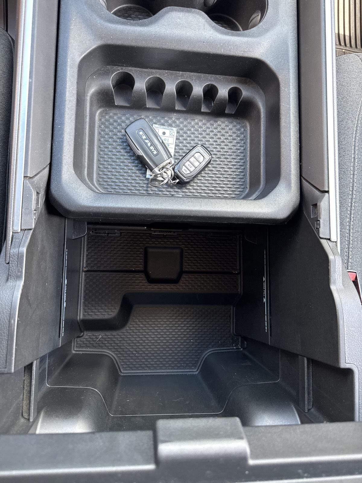 RAM 1500 Big Horn/Lone Star 4x4 Crew Cab 5'7" Box 2019