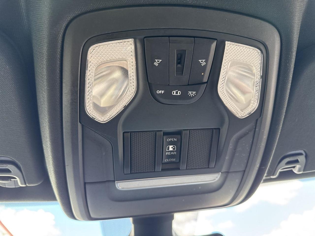 RAM 1500 Big Horn/Lone Star 4x4 Crew Cab 5'7" Box 2019