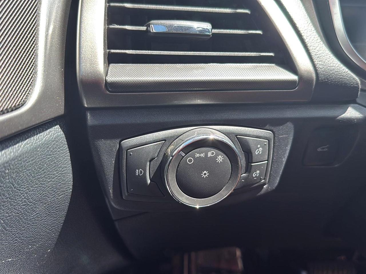 Ford Fusion SE FWD 2017