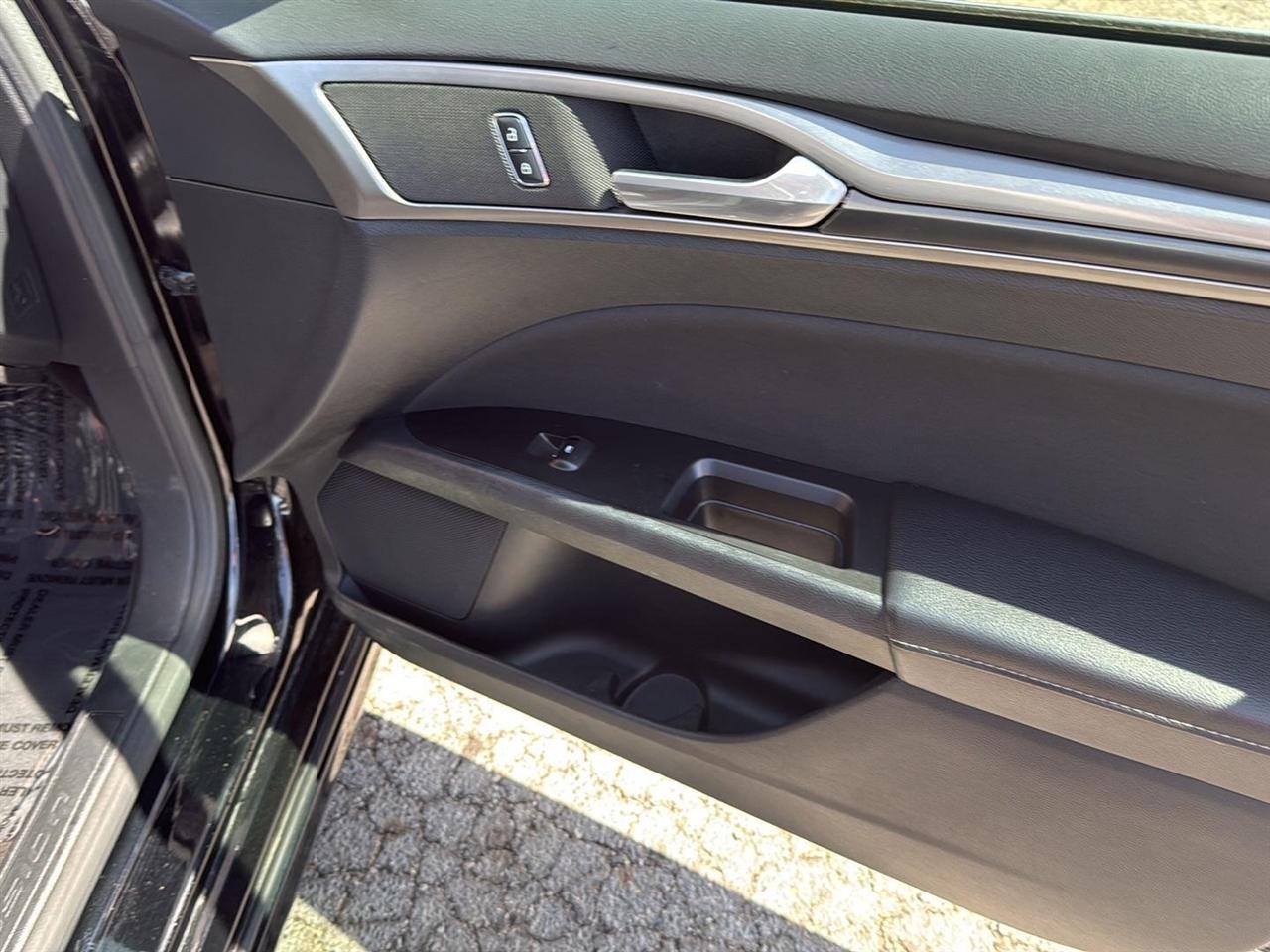 Ford Fusion SE FWD 2017