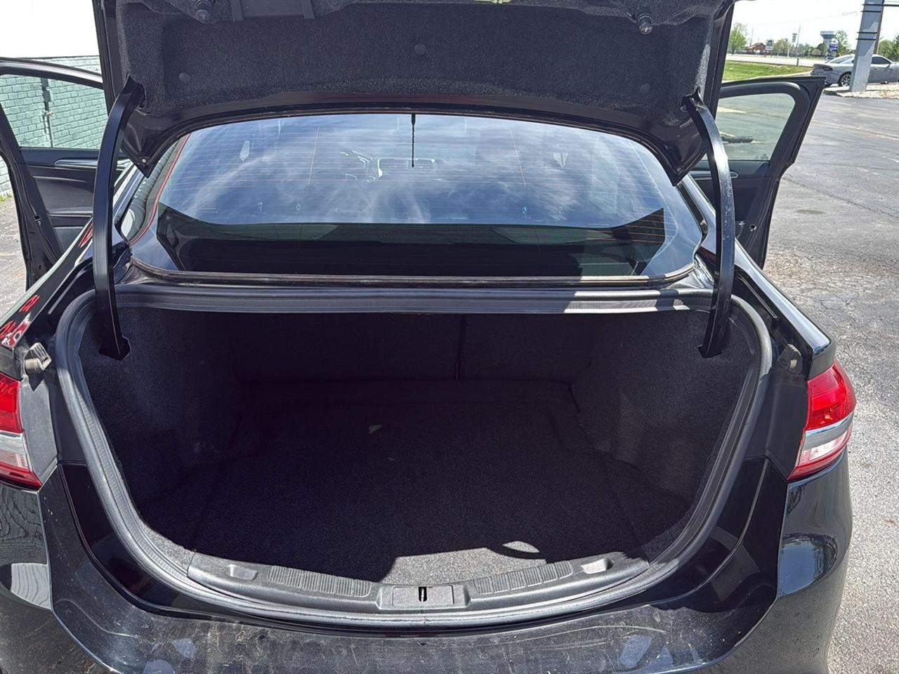 Ford Fusion SE FWD 2017