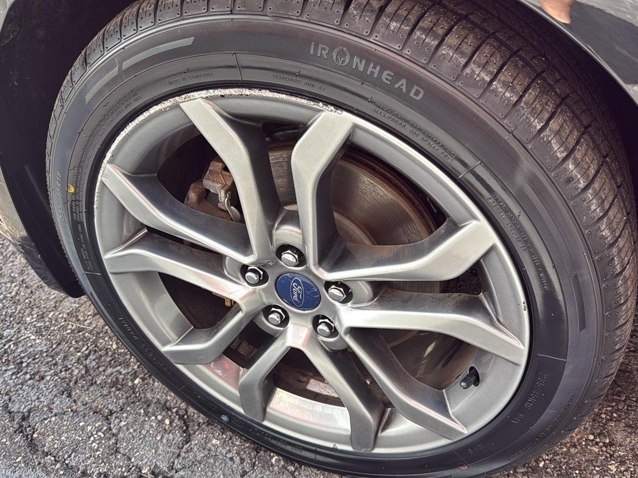 Ford Fusion SE FWD 2017