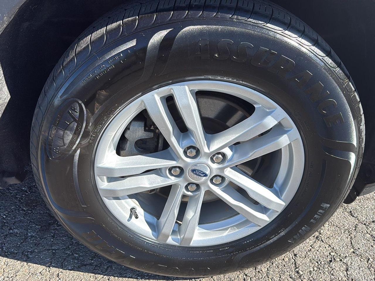 Ford Explorer XLT 4WD 2023