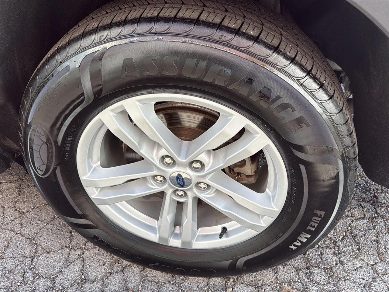 Ford Explorer XLT 4WD 2023