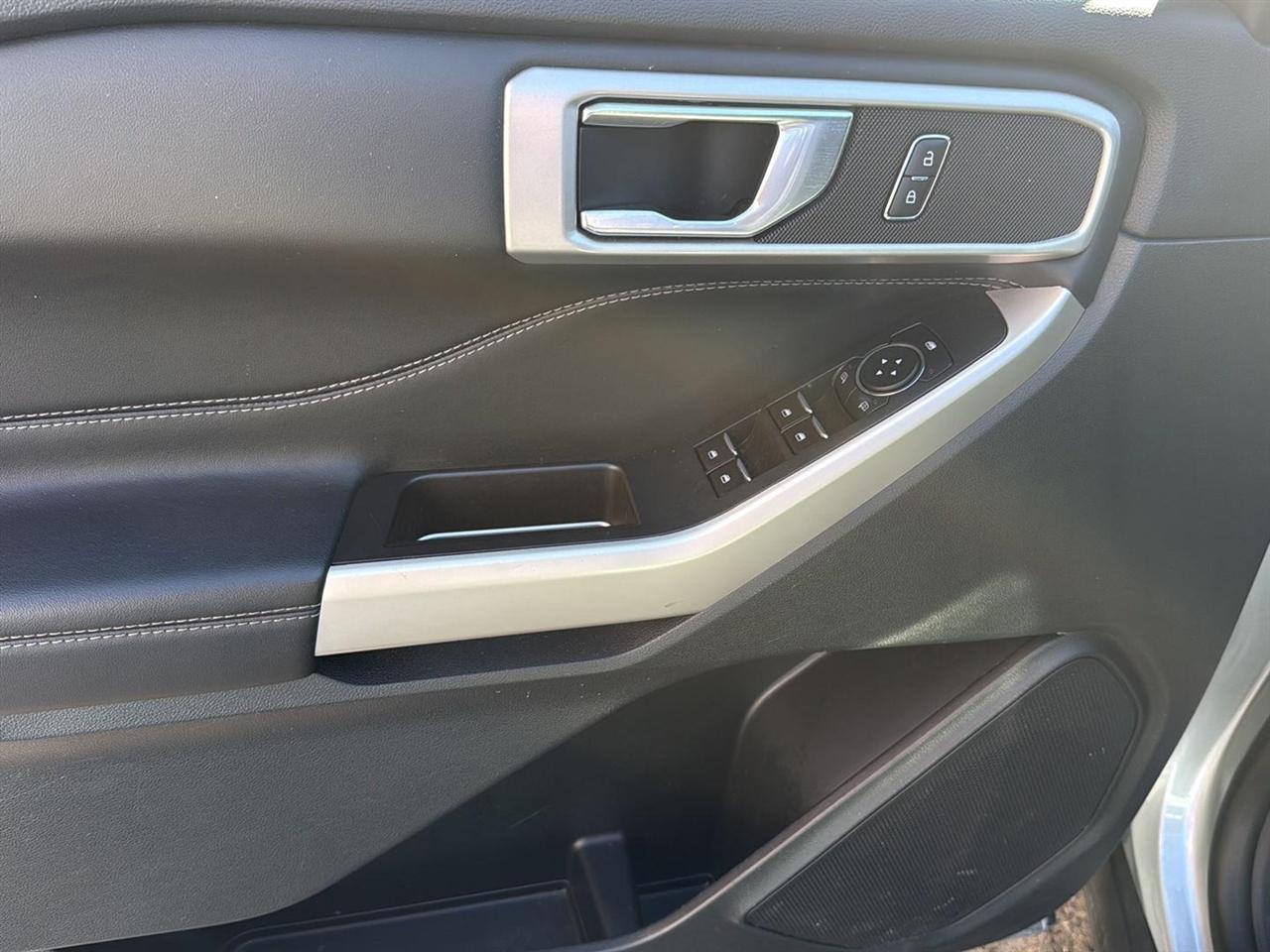 Ford Explorer XLT 4WD 2023