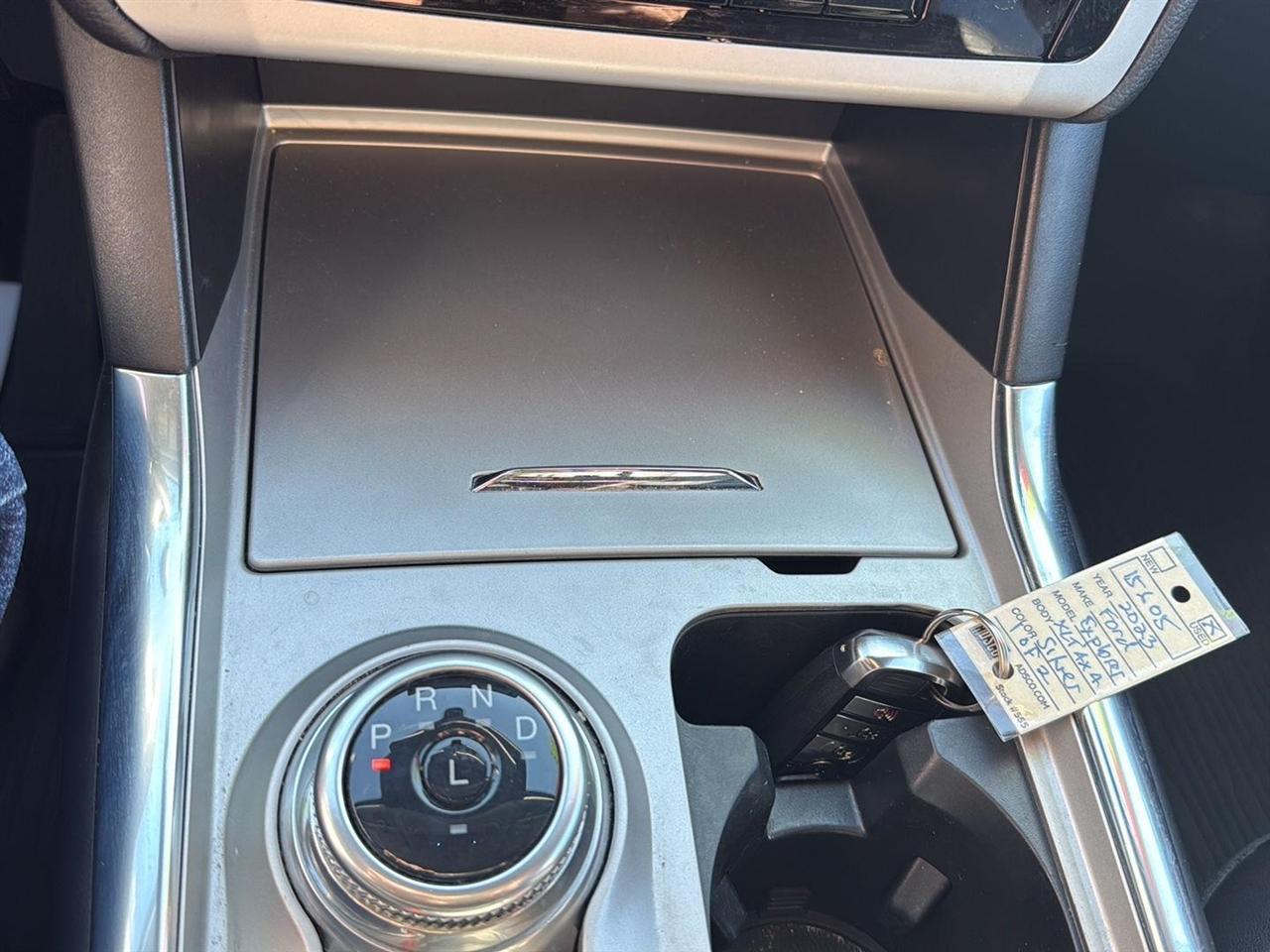 Ford Explorer XLT 4WD 2023