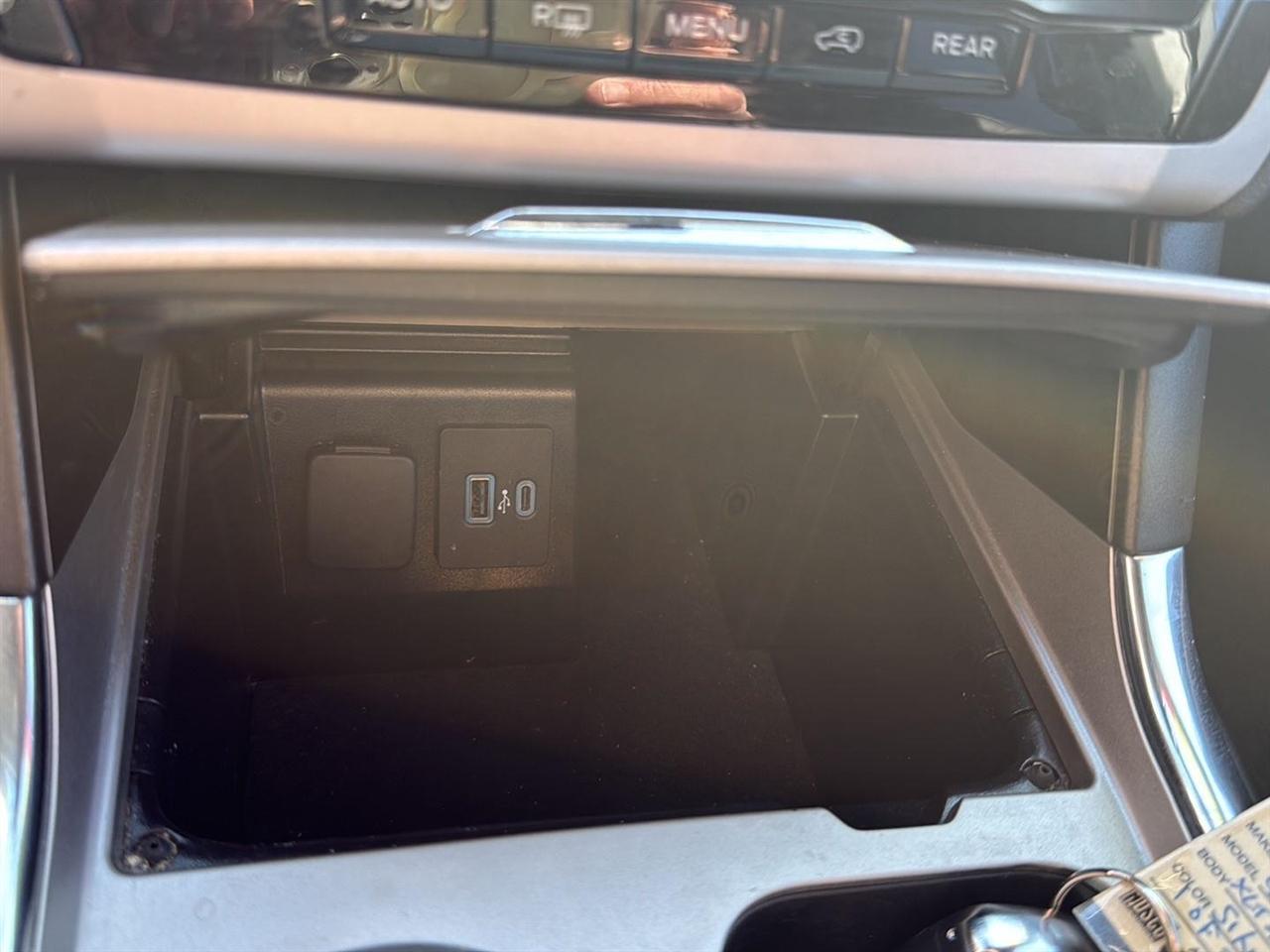 Ford Explorer XLT 4WD 2023