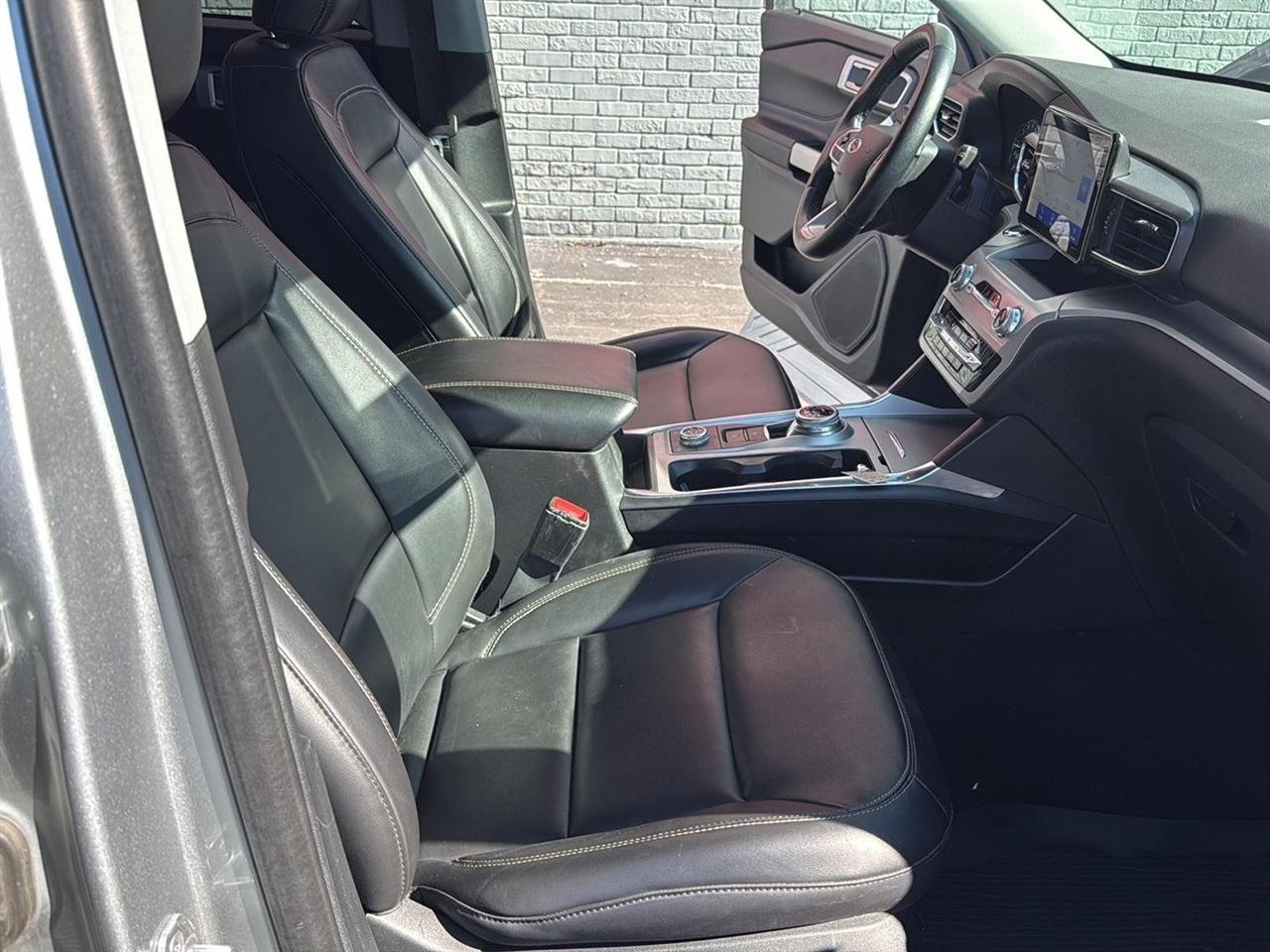 Ford Explorer XLT 4WD 2023