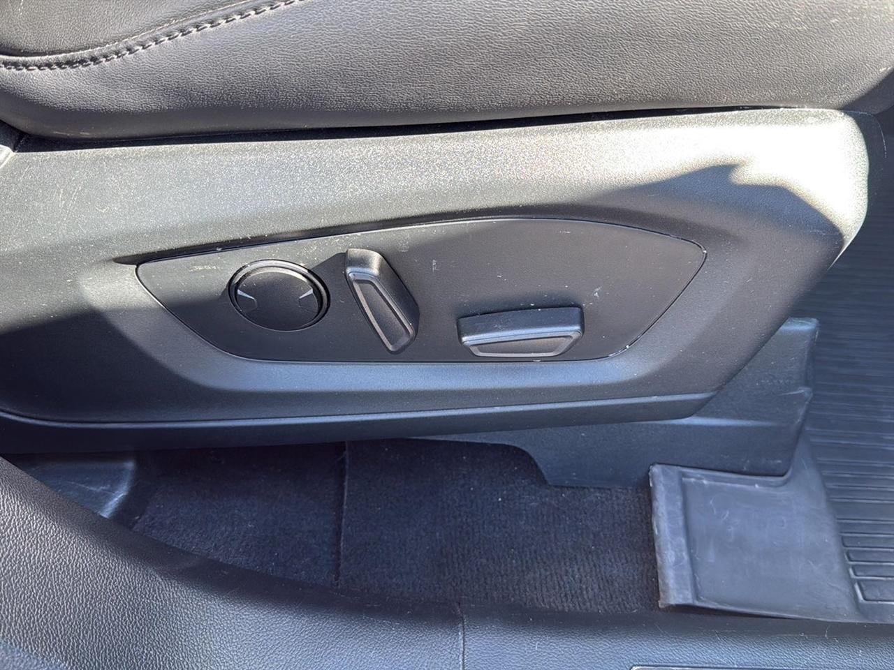 Ford Explorer XLT 4WD 2023