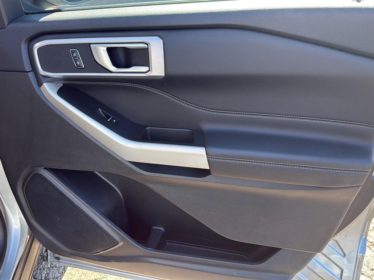 Ford Explorer XLT 4WD 2023