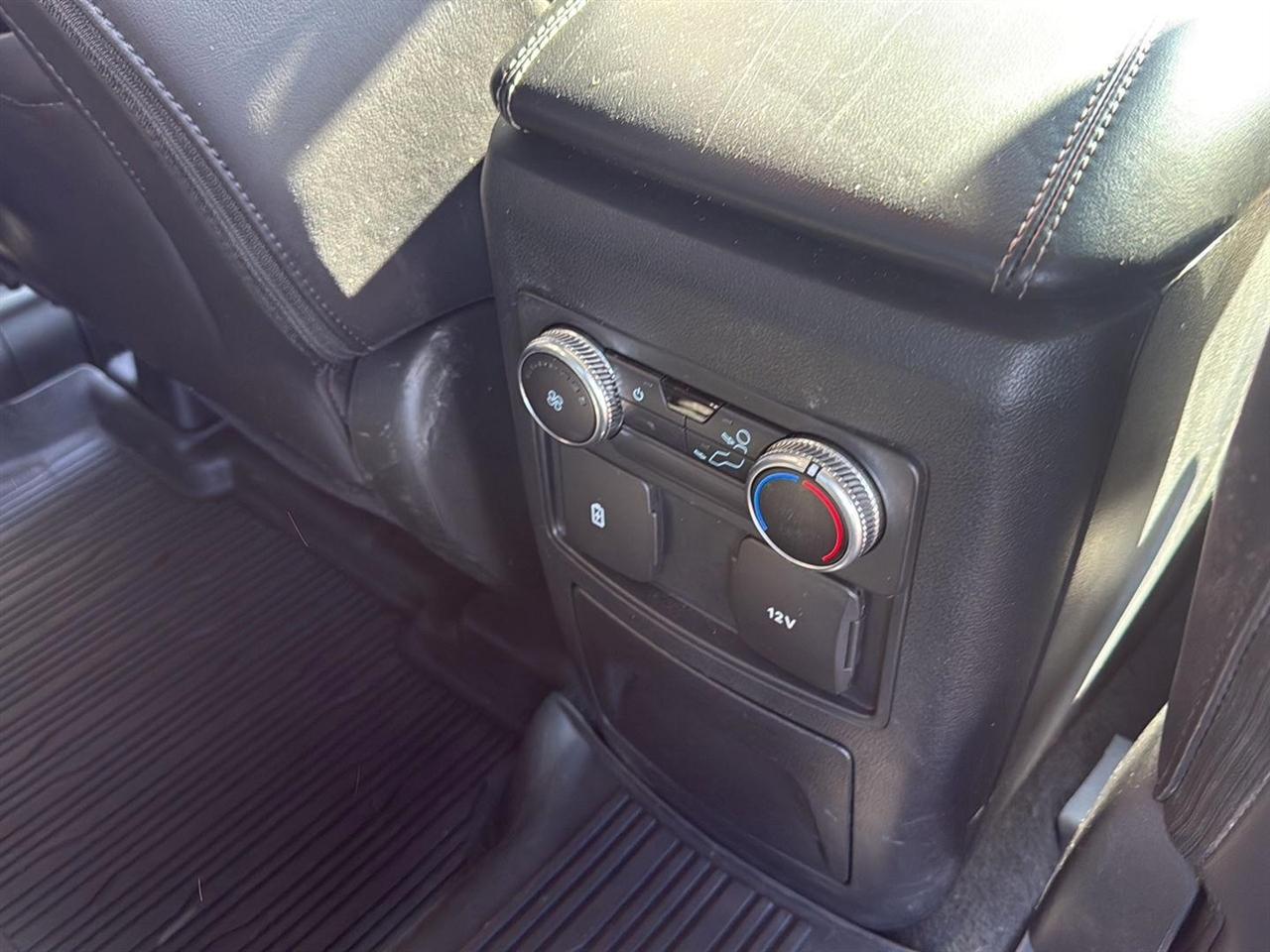 Ford Explorer XLT 4WD 2023