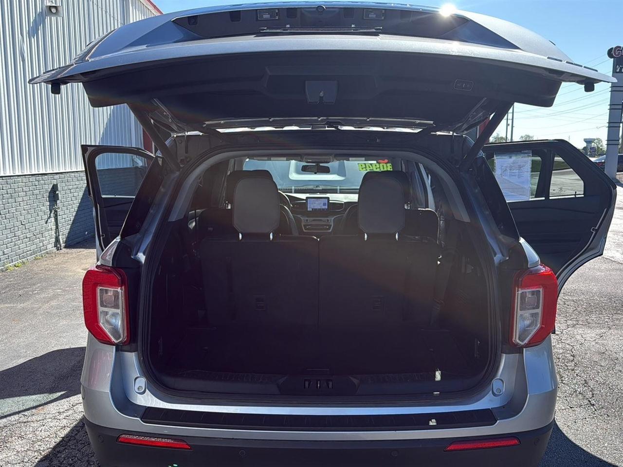 Ford Explorer XLT 4WD 2023