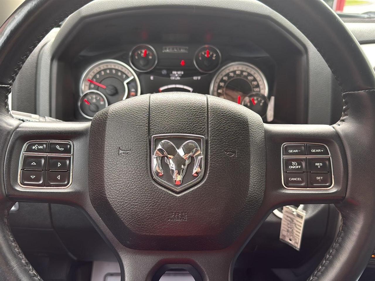 RAM 1500 Big Horn 4x4 Crew Cab 6'4" Box 2018