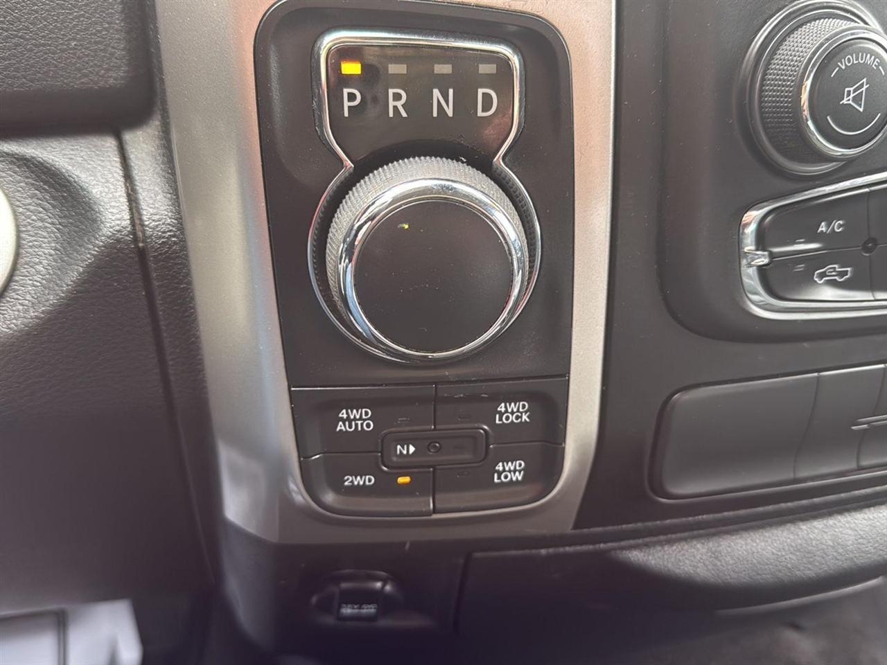 RAM 1500 Big Horn 4x4 Crew Cab 6'4" Box 2018