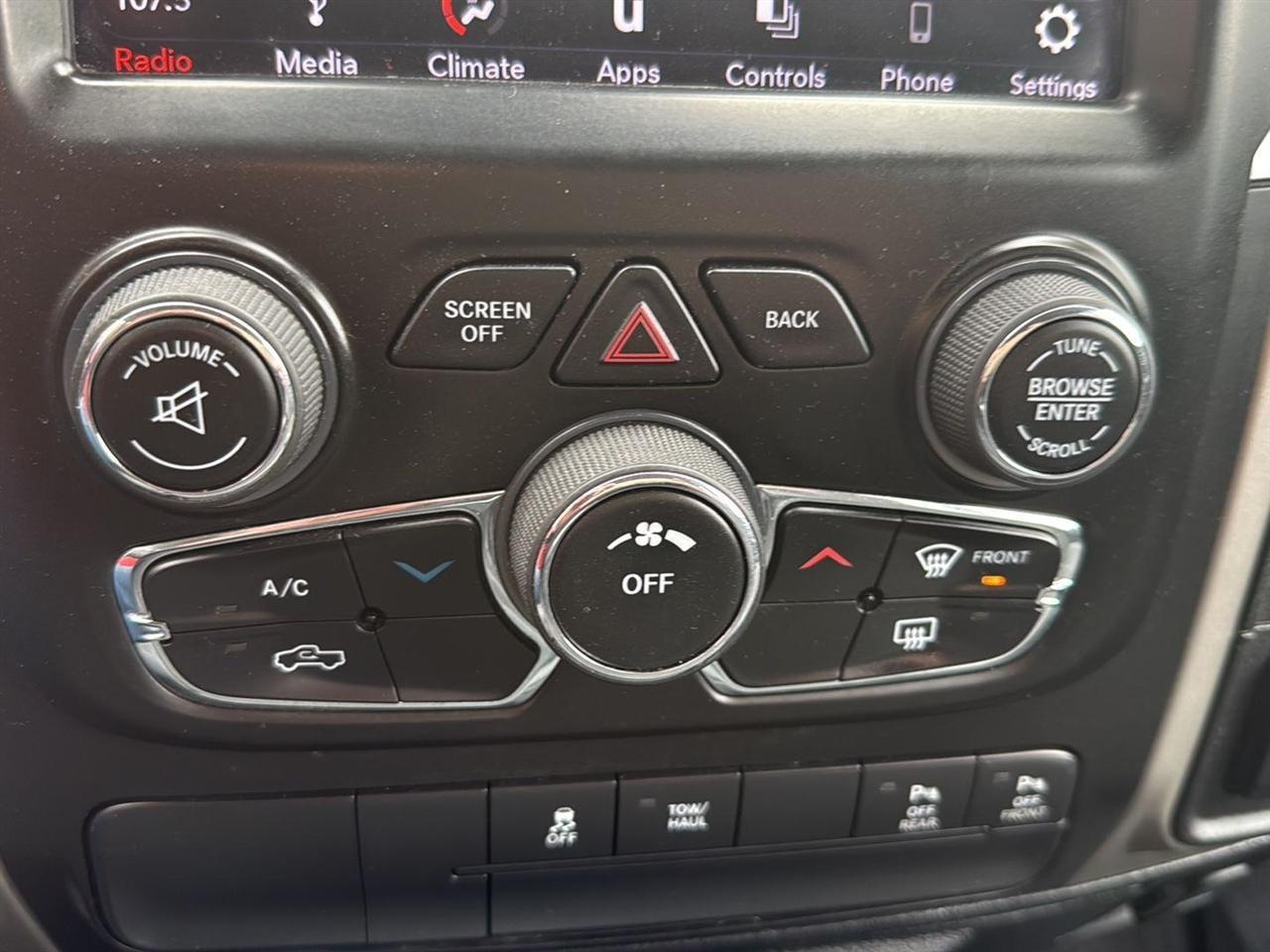 RAM 1500 Big Horn 4x4 Crew Cab 6'4" Box 2018