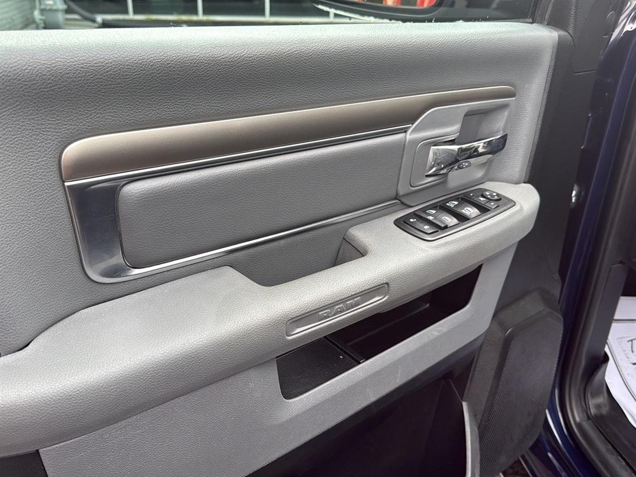 RAM 1500 Big Horn 4x4 Crew Cab 6'4" Box 2018