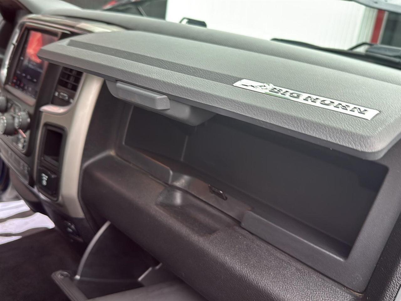 RAM 1500 Big Horn 4x4 Crew Cab 6'4" Box 2018