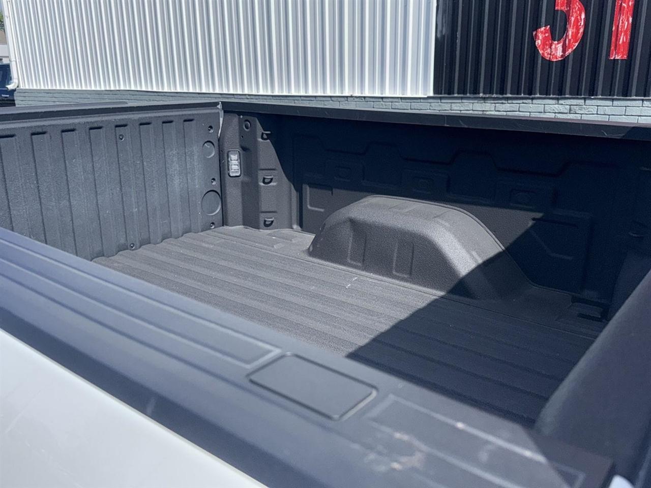 Chevrolet Silverado 1500 4WD Crew Cab 157" RST 2022