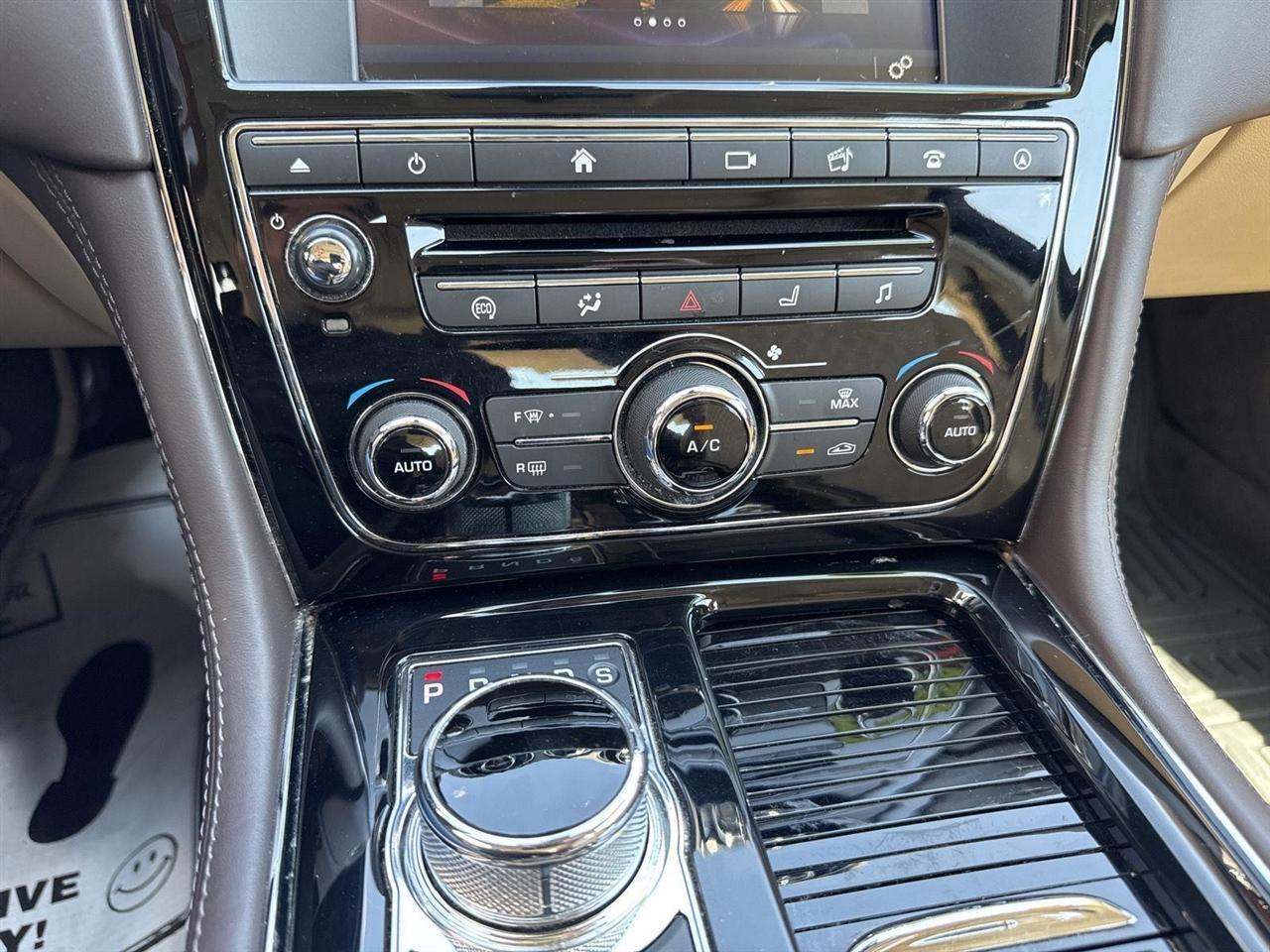 Jaguar XJ 4dr Sdn XJL Portfolio AWD 2016