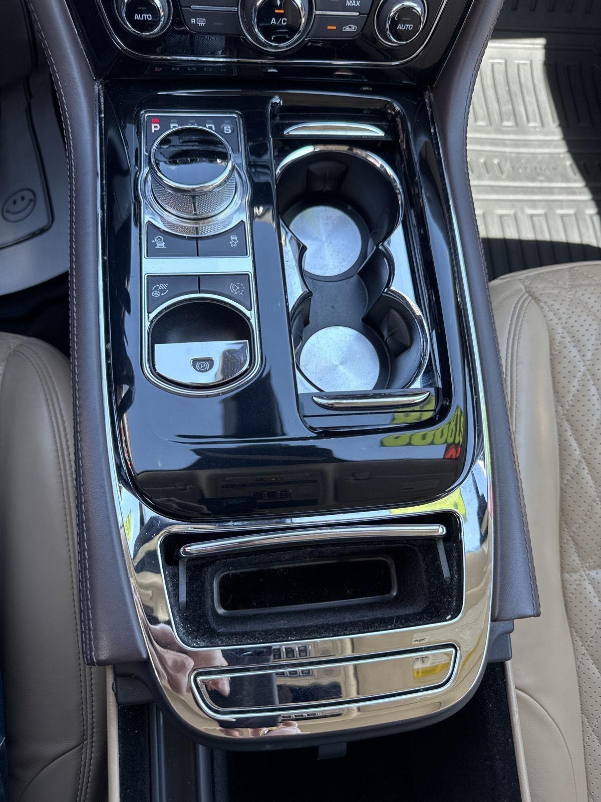 Jaguar XJ 4dr Sdn XJL Portfolio AWD 2016