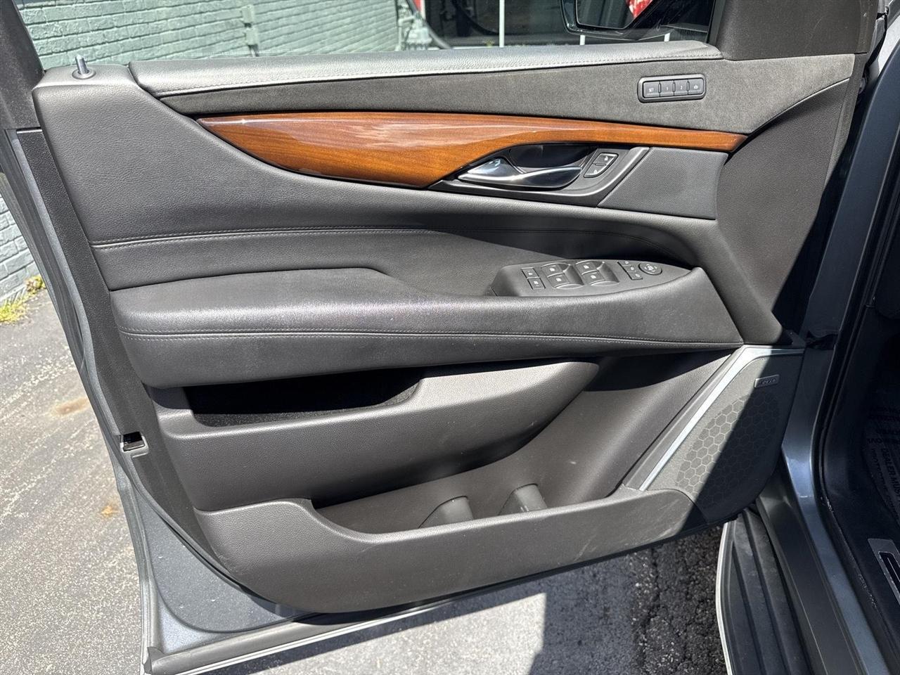 Cadillac Escalade 4WD 4dr Luxury 2020