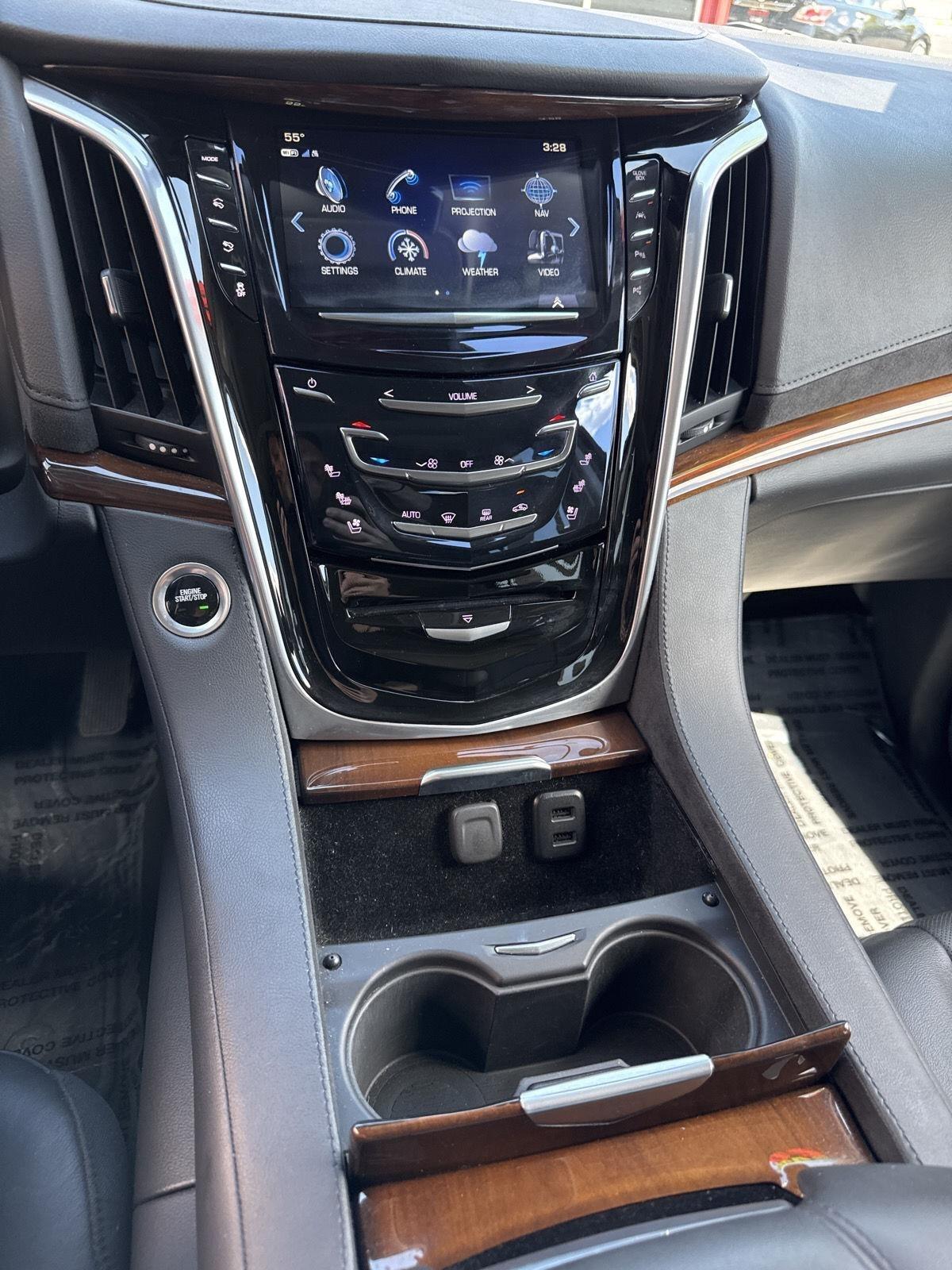 Cadillac Escalade 4WD 4dr Luxury 2020