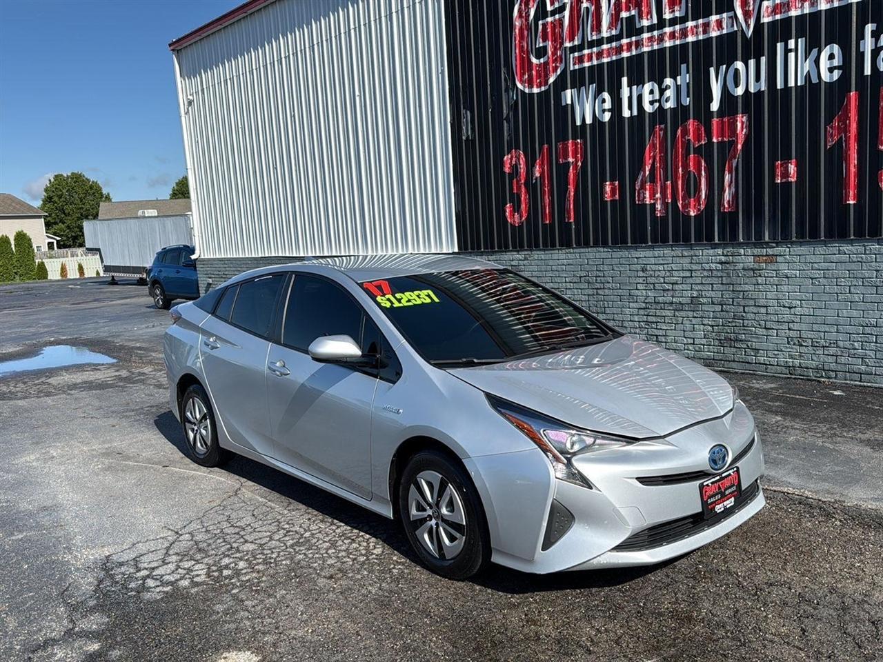 Toyota Prius Three Touring (Natl) 2017