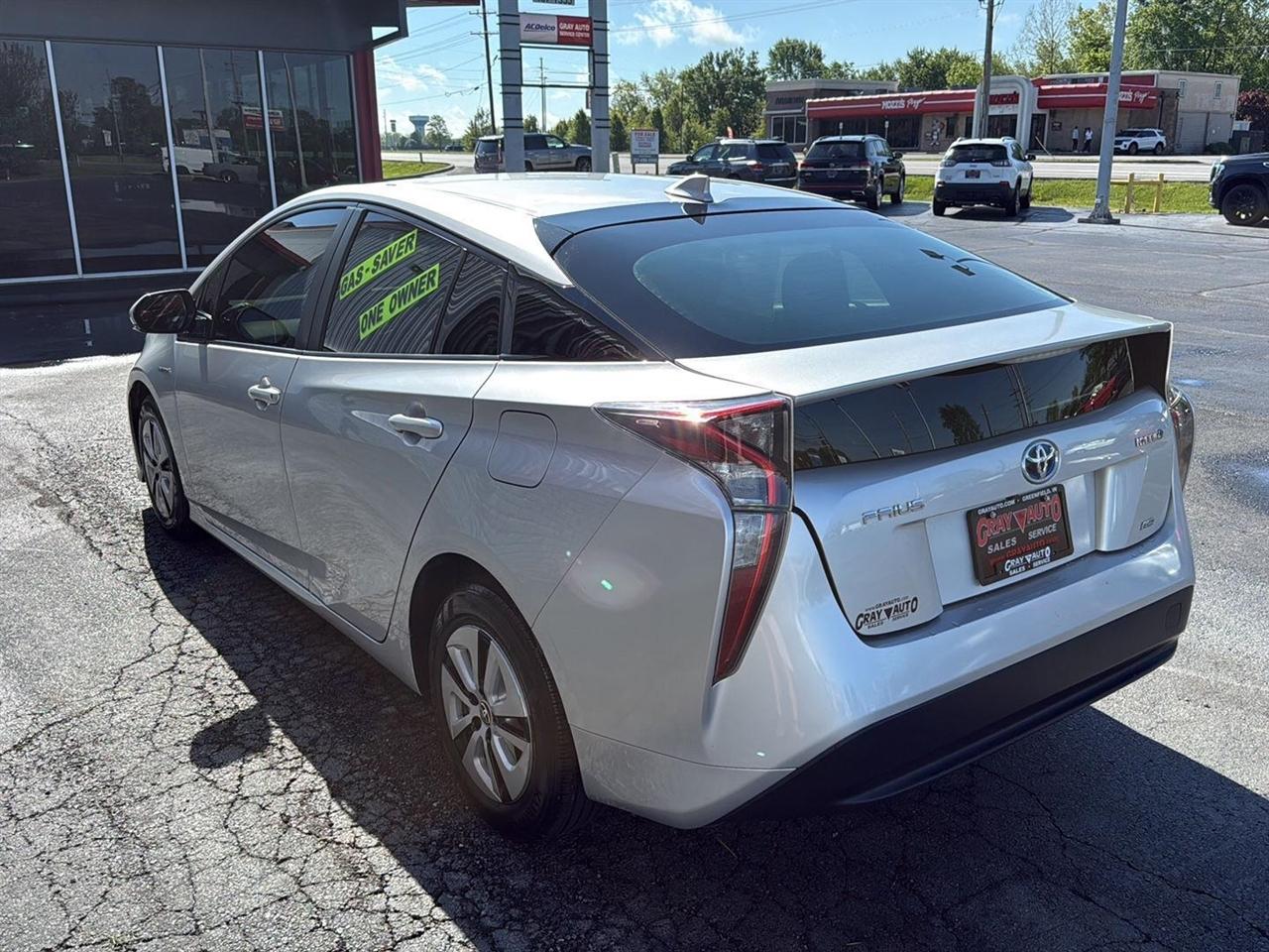 Toyota Prius Three Touring (Natl) 2017