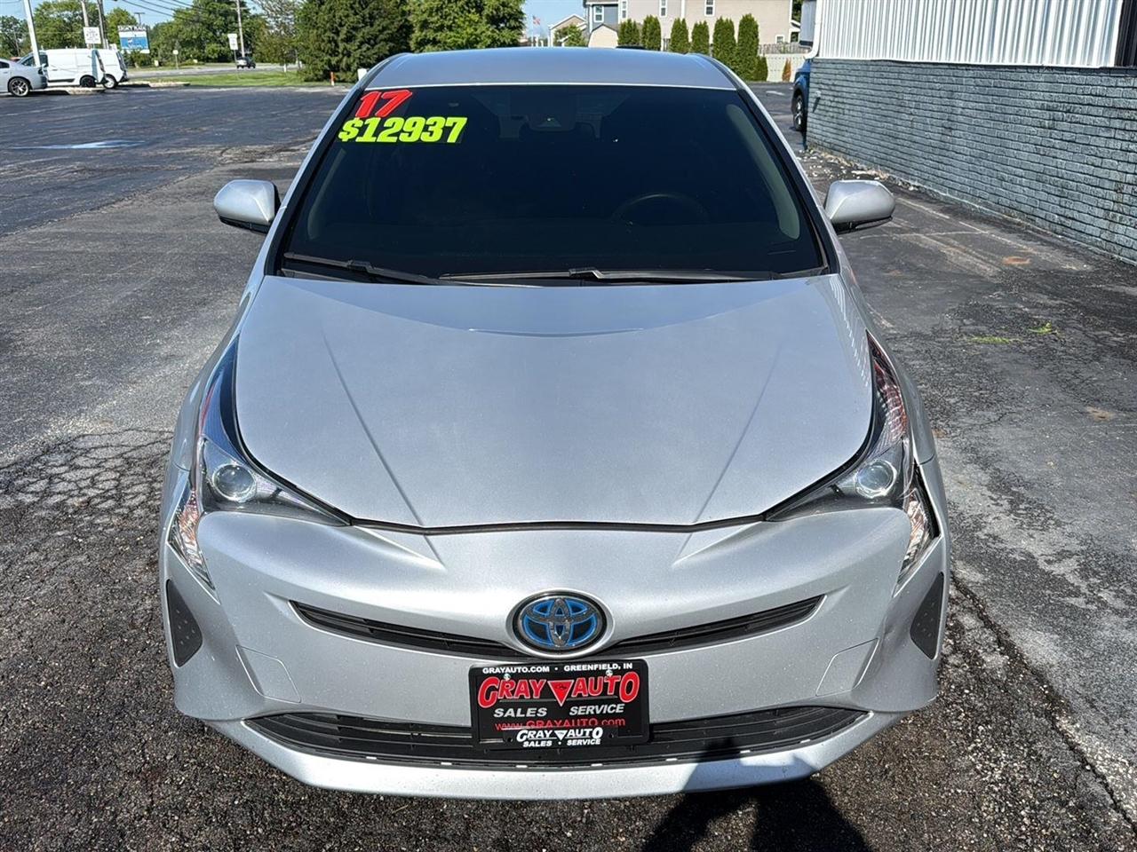 Toyota Prius Three Touring (Natl) 2017