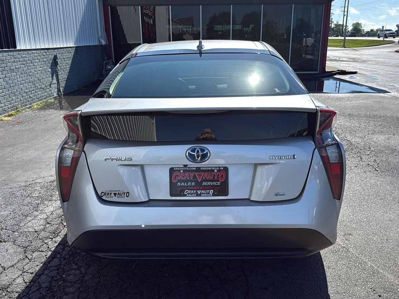 Toyota Prius Three Touring (Natl) 2017
