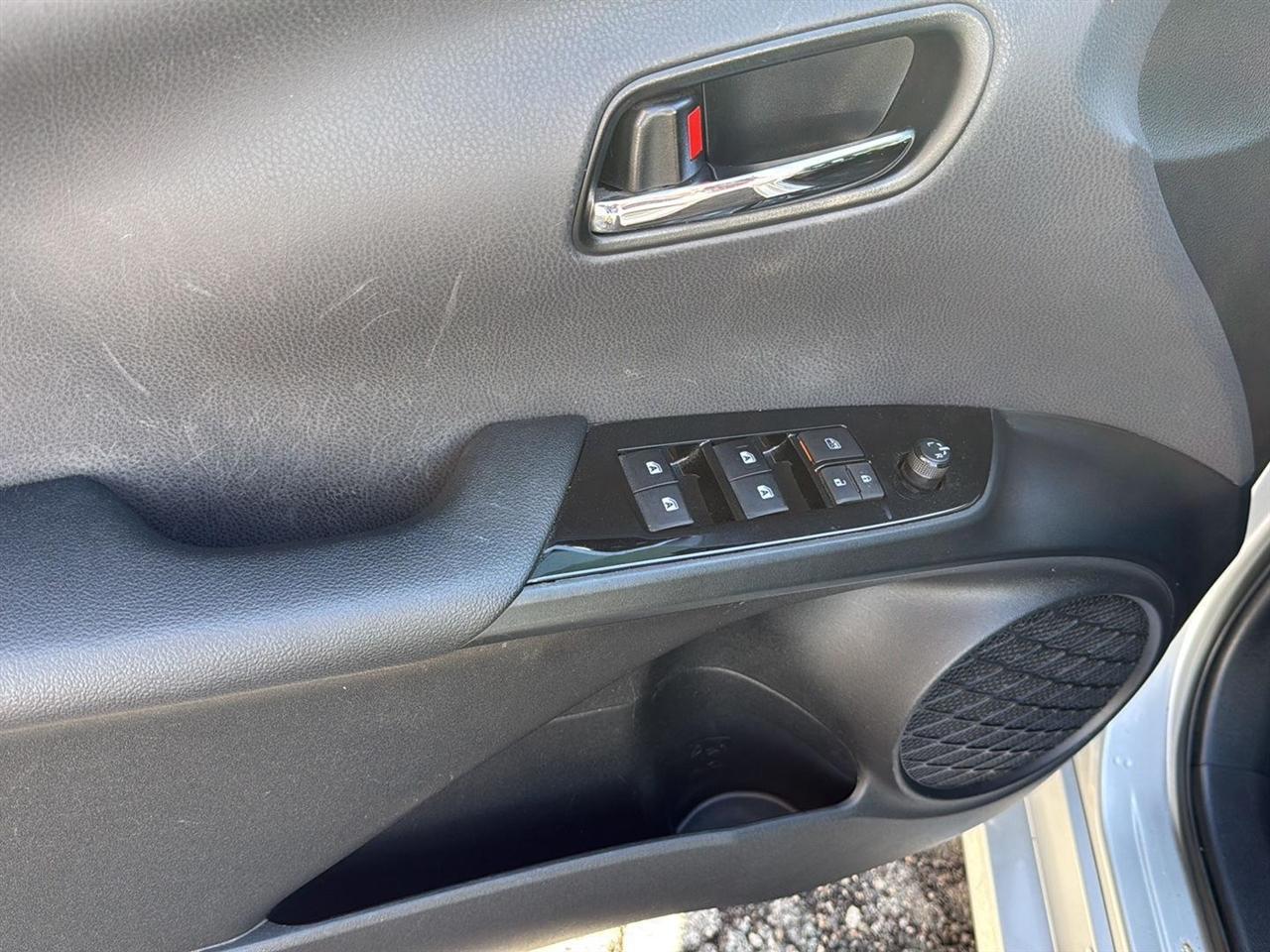 Toyota Prius Three Touring (Natl) 2017