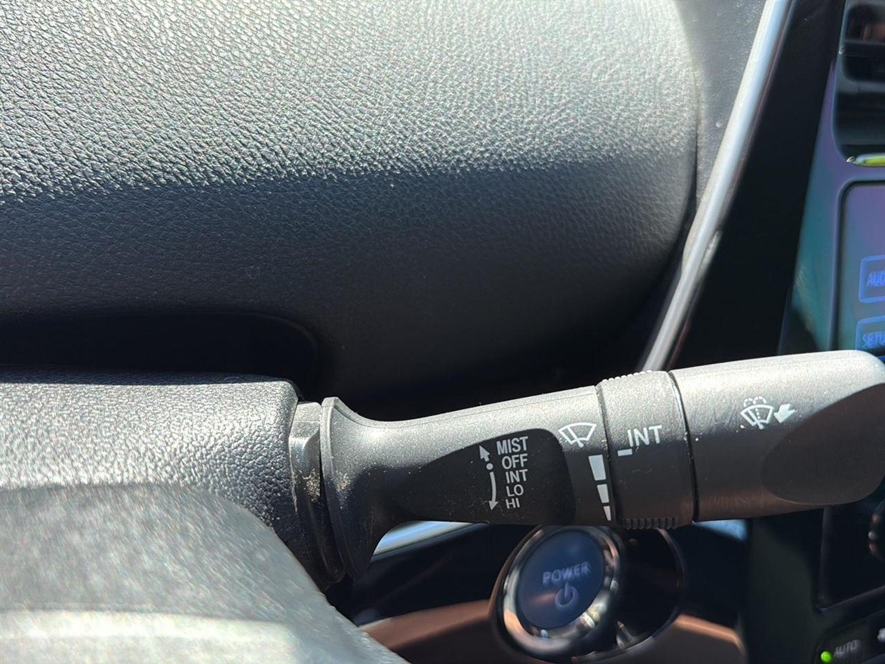 Toyota Prius Three Touring (Natl) 2017