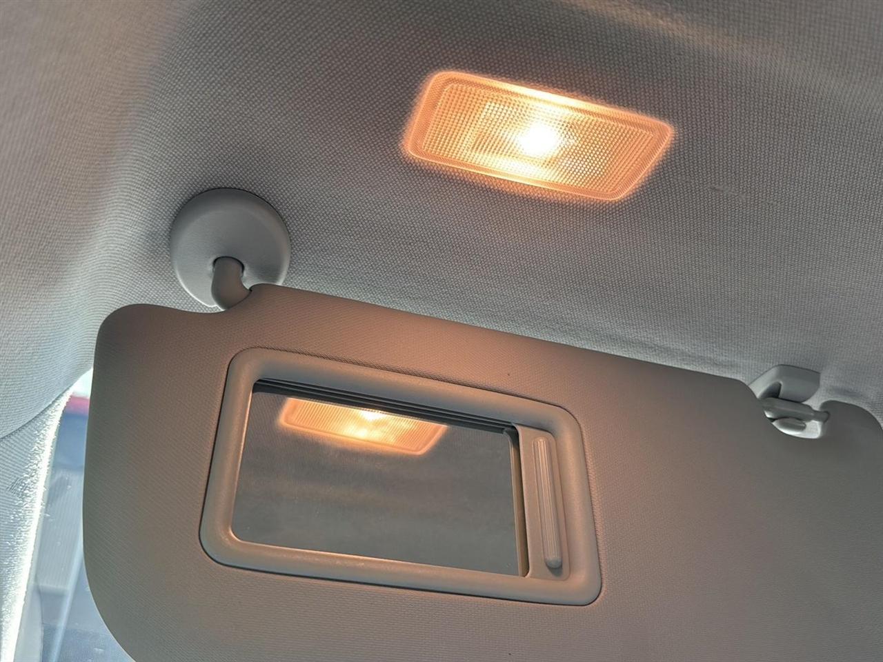 Toyota Prius Three Touring (Natl) 2017