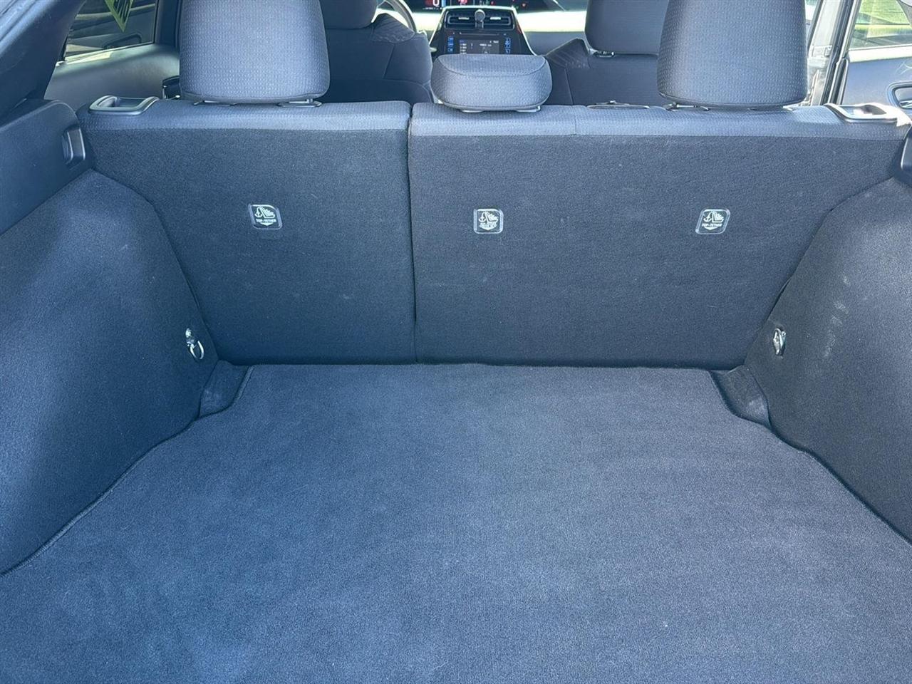 Toyota Prius Three Touring (Natl) 2017