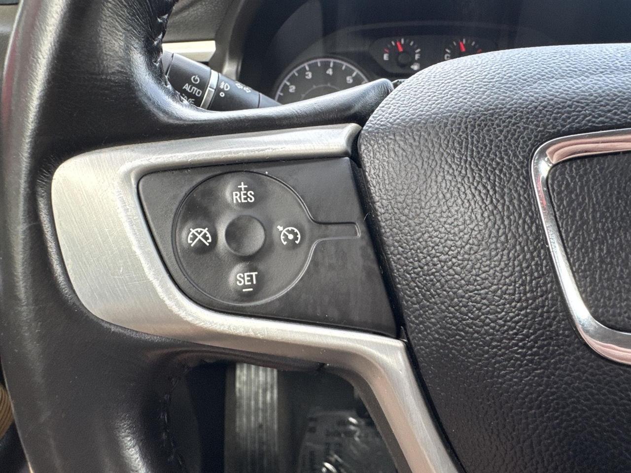 GMC Acadia FWD 4dr SLE w/SLE-2 2019