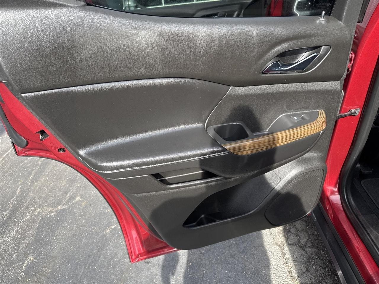 GMC Acadia FWD 4dr SLE w/SLE-2 2019