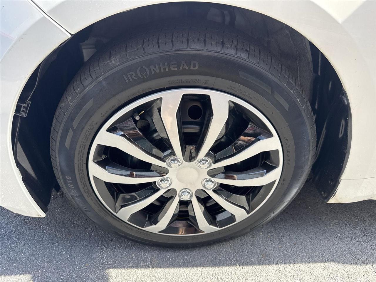 Toyota Corolla LE CVT (Natl) 2022