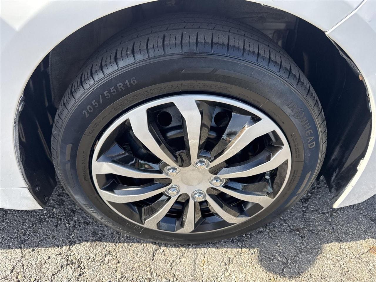 Toyota Corolla LE CVT (Natl) 2022