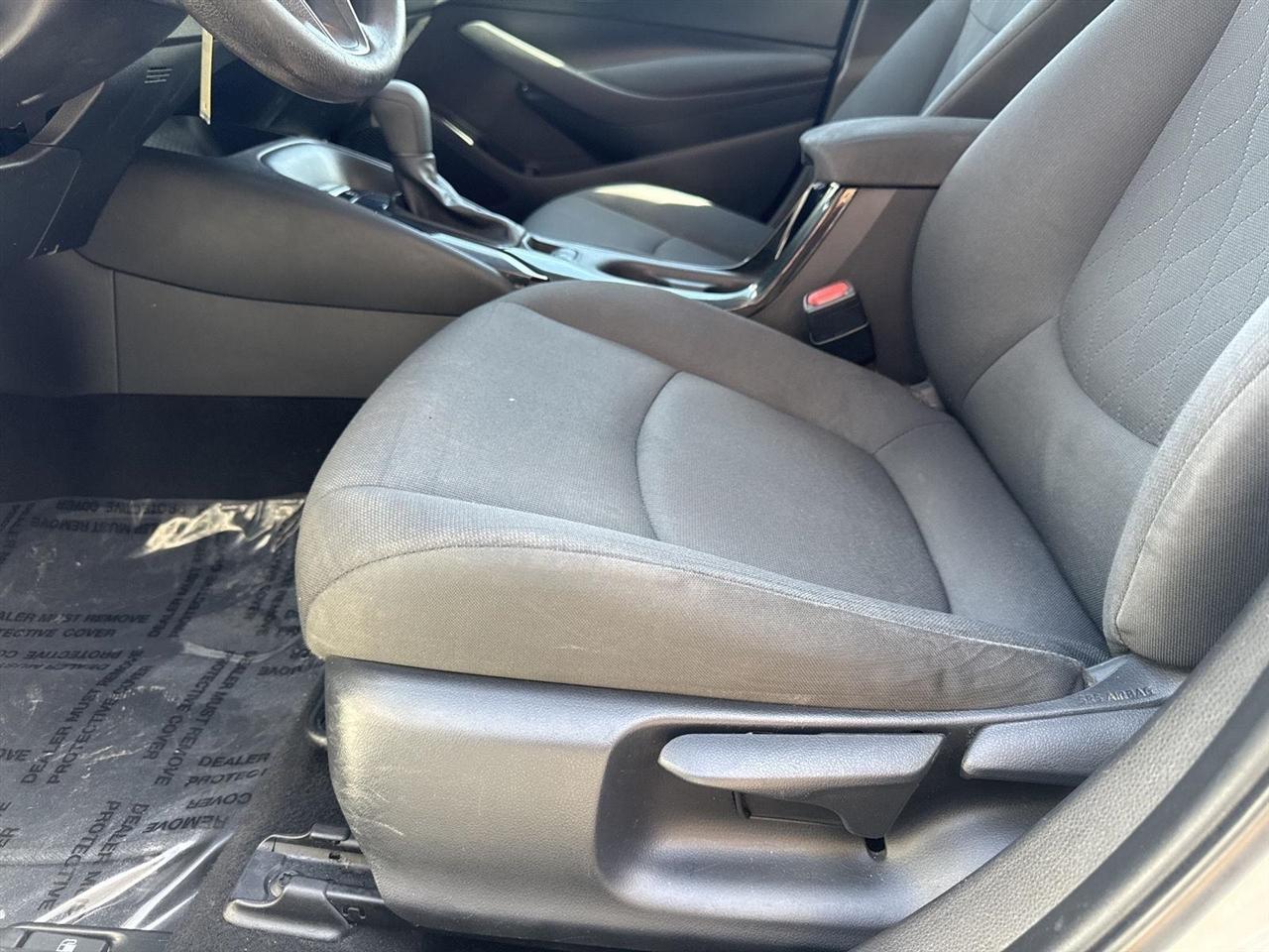 Toyota Corolla LE CVT (Natl) 2022