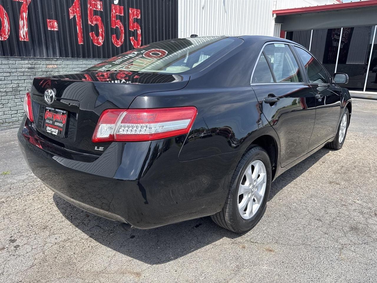 Toyota Camry 4dr Sdn I4 Man LE (Natl) 2011