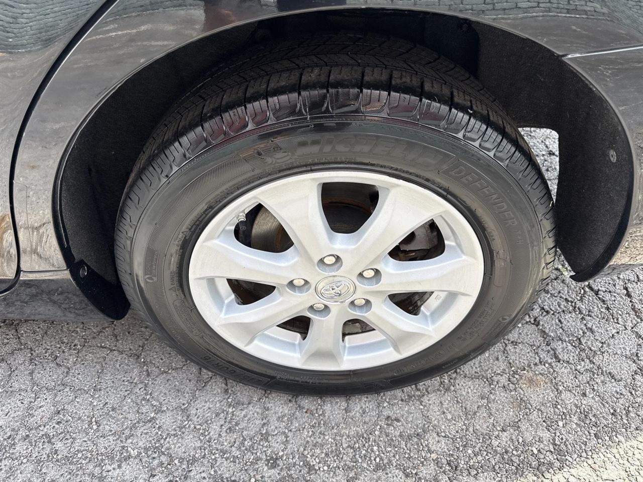 Toyota Camry 4dr Sdn I4 Man LE (Natl) 2011
