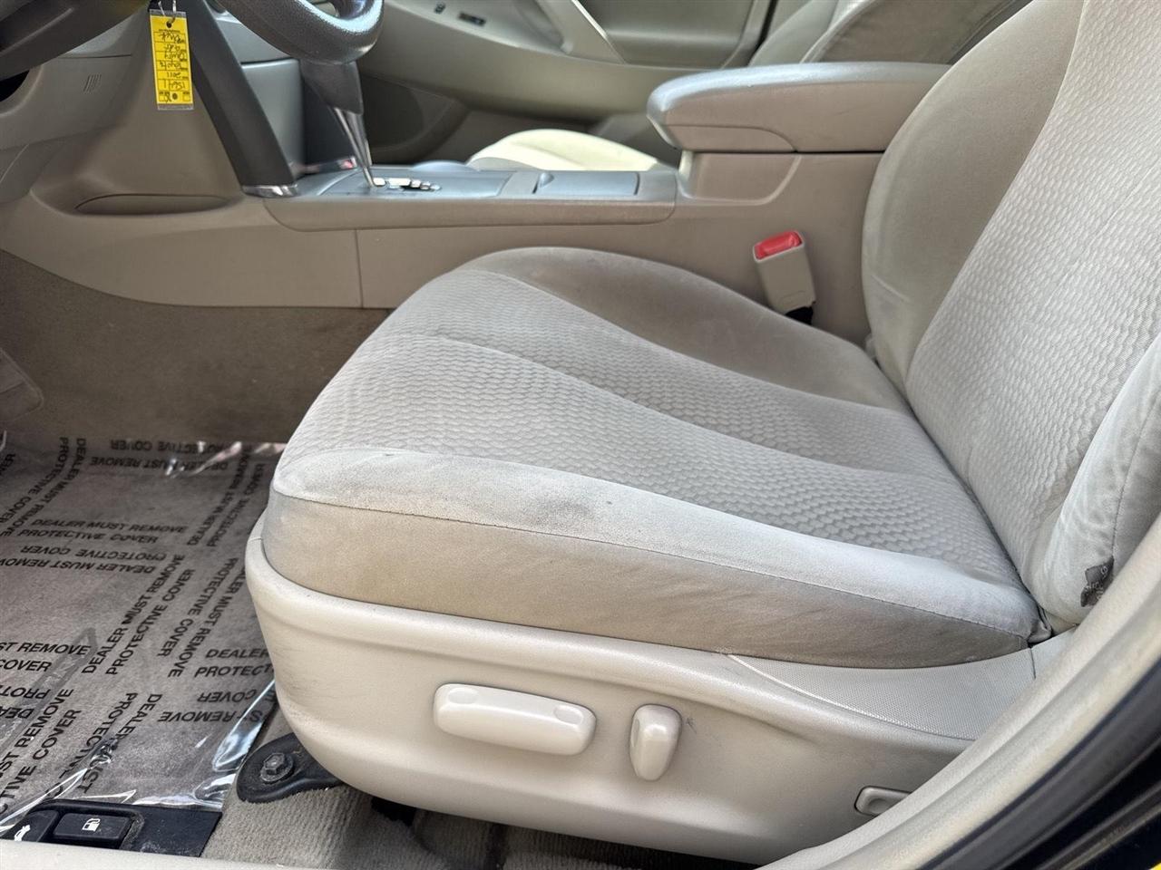 Toyota Camry 4dr Sdn I4 Man LE (Natl) 2011