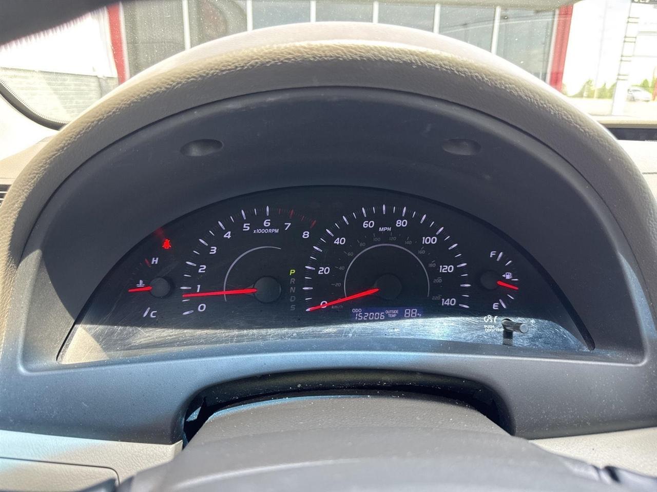 Toyota Camry 4dr Sdn I4 Man LE (Natl) 2011
